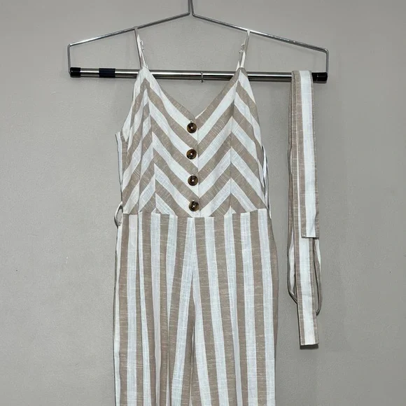 Kensie jeans || women’s beige/white striped cropped romper outfit Sz M - Picture 3 of 8